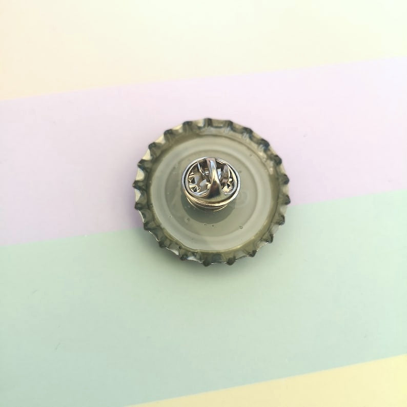 Nuka Cola Bottle Cap - Keyring, Necklace or Pin